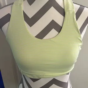 Lululemon sports bra Size M thumbnail 1