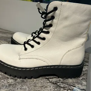 Union Bay Women's White Leather Lace-Up Boots thumbnail 3