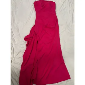 Source Unknown Strapless Fuchsia Ruffle-Detail Evening Gown thumbnail 3