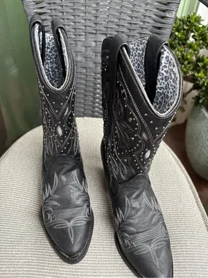 Cheyenne Women's Black Western Studded Heeled Boots Size 6.5 thumbnail 3
