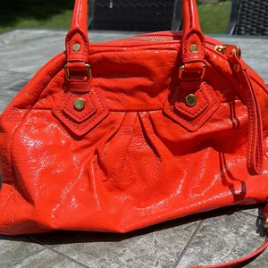 Mark Jacobs ORANGE PATENT LEATHER detachable cross body thumbnail 1