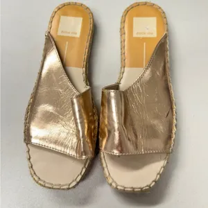 Dolce Vita Rose Gold Faux Leather Mule Slides Womens 6 Beachy Casual Sandals thumbnail 2