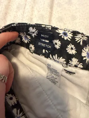American eagle midi stretch flower shorts  thumbnail 4