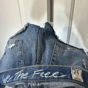 Free People Sofia Cutoff Denim Shorts 25 Blue Distressed Button Fly Raw Hem‎ thumbnail 4