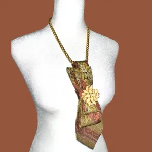 “Dainty Dapper”Vintage Paisley Necktie necklace with unique vintage brooch thumbnail 3