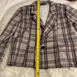 Pretty Little Things US size 8 two pieces skirt and jacket see measurements thumbnail 12
