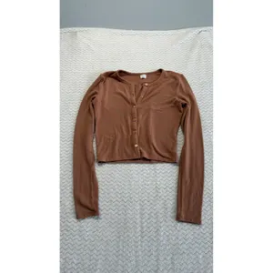 Wilfred Free Aritzia Cropped Cardigan Brown Ribbed Knit Button Front Top Small thumbnail 2