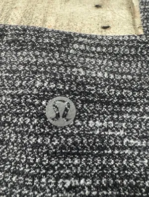 Lululemon Size 2 Gray Black Legging SOFT thumbnail 4