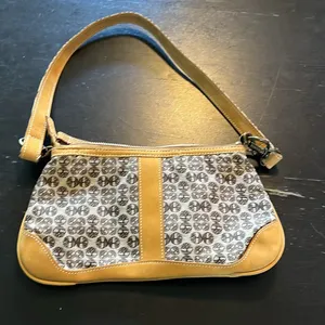 Timberland Vintage purse with leather accents. Brass accents. Zip closure. thumbnail 2