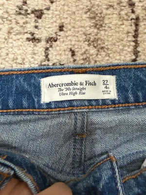 Abercrombie 90s High-Rise Straight Jeans thumbnail 2