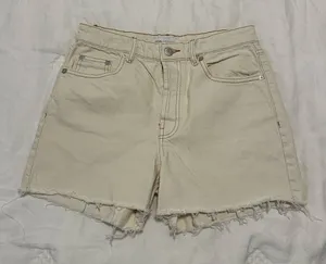 Zara Cream Raw Hem Denim Shorts Size 6 thumbnail 1