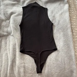 EUC Women’s American Eagle Black Sleeveless Mock Neck Bodysuit Size M thumbnail 4