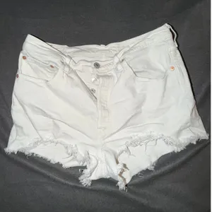 Levis 501 Original White Denim Cut Off Shorts High Rise Button Fly Women 33 thumbnail 1