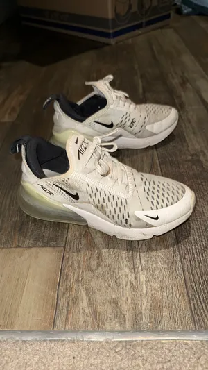 270 Nike Air Max Shoes thumbnail 3