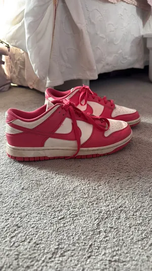 Nike Hot pink dunks thumbnail 2