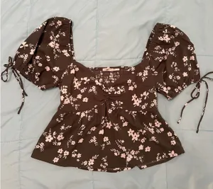 Francesca's Mi Ami Olive Green Floral Top thumbnail 1