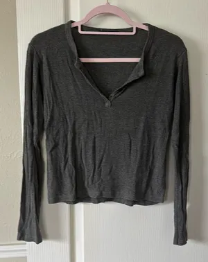 Brandy Melville Grey Knit Crop Henley Long Sleeve thumbnail 1