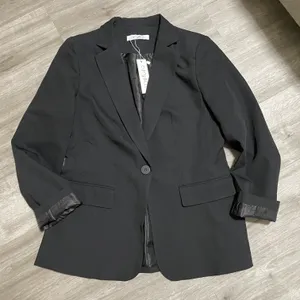 Brand New Black Blazer Size M thumbnail 2