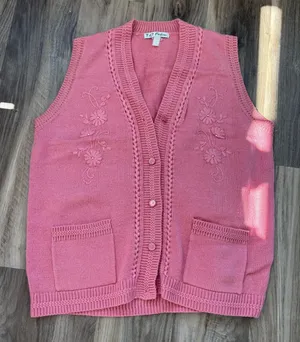 90s Vintage TC Fashion Pink Sweater Vest L Floral Embroidered Knit Coquette thumbnail 1