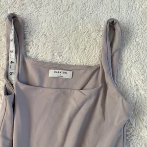 Aritzia Babaton Contour Cropped Women S Preppy College Minimalist Basic Chic thumbnail 5