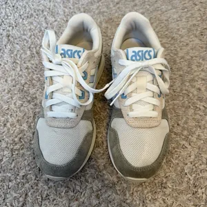 ASICS Lyte Classic Women’s Sneakers in Cream/Soft Sky Blue Color Size 6 thumbnail 3