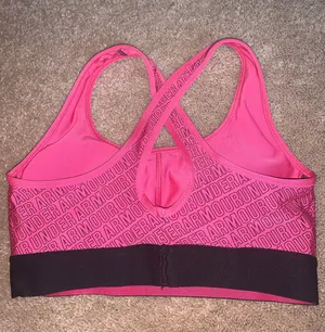 Under Armour Sports Bra With Cups And Band! thumbnail 2