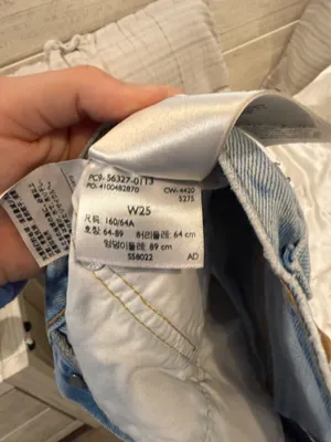 Levi's jean shorts thumbnail 3