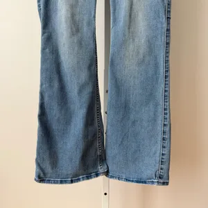 Hollister Low Rise Boot Jeans Light Wash‎ Women Size 4R 27R Classic Stretch thumbnail 3