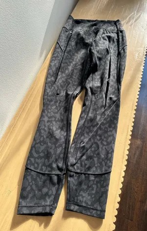 Lululemon In Movement Tight 25" *Everlux Formation Camo Deep Coal Multi 4 thumbnail 1