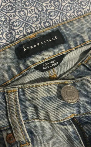Low Rise 90s Baggy Jeans thumbnail 2
