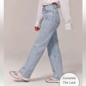 Abercrombie & Fitch Size 24 (37 in waist) The 90's Relaxed High Rise Jeans thumbnail 2