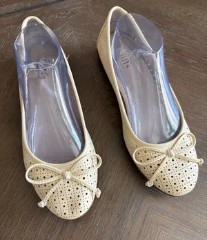 Cliffs by WHITE MOUNTAIN Cream Perforated Bow Ballet Flats thumbnail 1