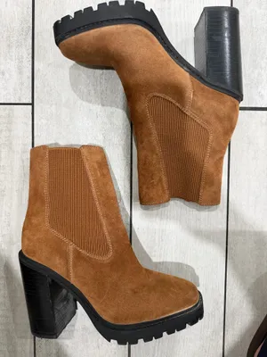 Chelsea & Violet Boots thumbnail 1