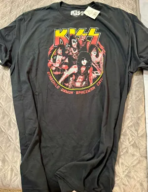 Kiss Tshirt Black Size 2X thumbnail 1