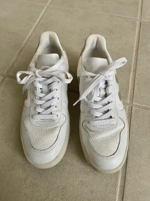 VEJA Gold sneakers thumbnail 1