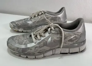 Nike 5.0 Wmn 8 695168-002 Silver White Animal Print Light Running Sneakers Shoes thumbnail 1