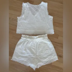 New In Women’s White Top and Shorts Set thumbnail 9