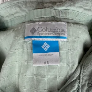 Columbia mint green sleeveless button up thumbnail 5