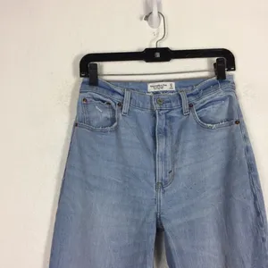 Abercrombie & Fitch Ultra High Rise Ankle Straight Distressed Jeans Size 27/4 thumbnail 4