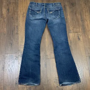 Silver Jeans Suki Surplus Thick Stitched Back Flap Pockets Boot Cut Jeans thumbnail 4