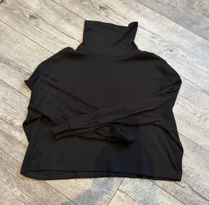 Essentials Womens Medium Black Solid Black Turtleneck Sweater Long Sleeve thumbnail 1