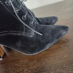 ALEXACHUNG Black Velvet Lace Up Ankle Boots 40 Pointed Toe Victorian Heels thumbnail 8