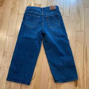 Levi’s regular wash classic wide leg crop red tag jeans thumbnail 5