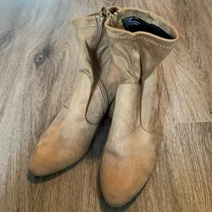 Madden Girl Heeled Boots Size 9.5 Medium thumbnail 2