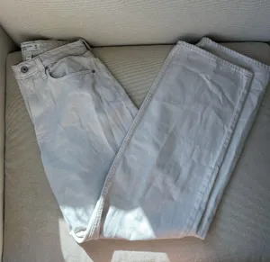 Abercrombie Curve Love The Loose High Rise Jean 25L Tan thumbnail 1