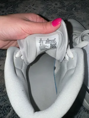 Air Jordan Nike 1 Mid Women’s 8 thumbnail 3