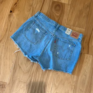 Levi’s 501 Shorts thumbnail 2
