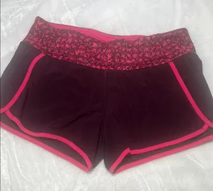 Lululemon Speed Up Short 3.5" inseam, Size 6 thumbnail 1