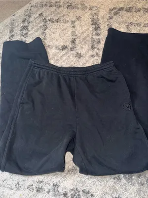 Vuori Sedona Straight Leg Black Relaxed Sweatpants thumbnail 2