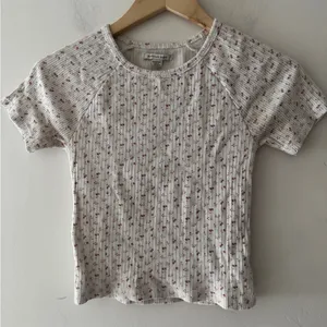 American Eagle‎ Floral White Baby Tee thumbnail 1